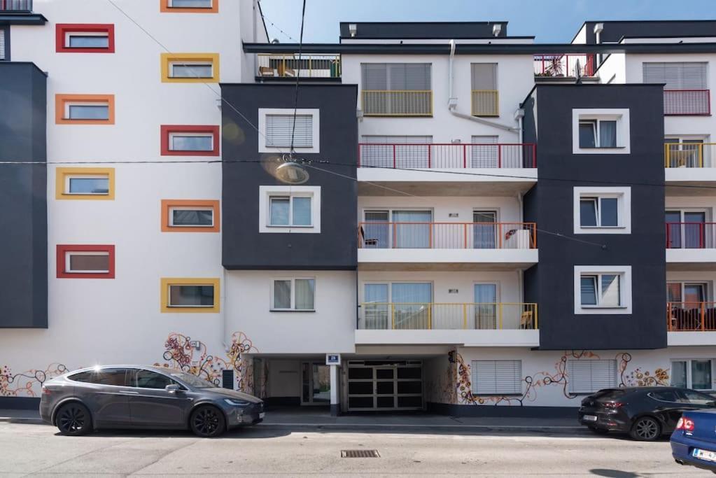 Neu Und Hell In Zentraler Ruhelage Mit Parkplatz Viena Exterior foto