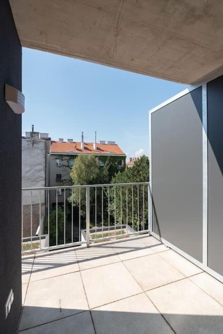 Neu Und Hell In Zentraler Ruhelage Mit Parkplatz Viena Exterior foto
